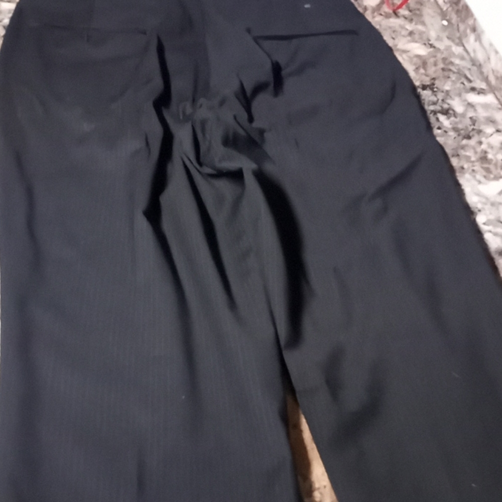 Suits - Picture 8 of 16